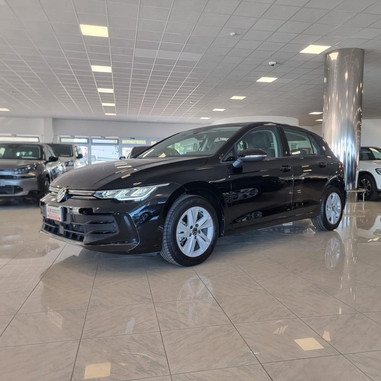 VOLKSWAGEN GOLF 8 LIFE 2.0 TDI 115cv Euro 6E