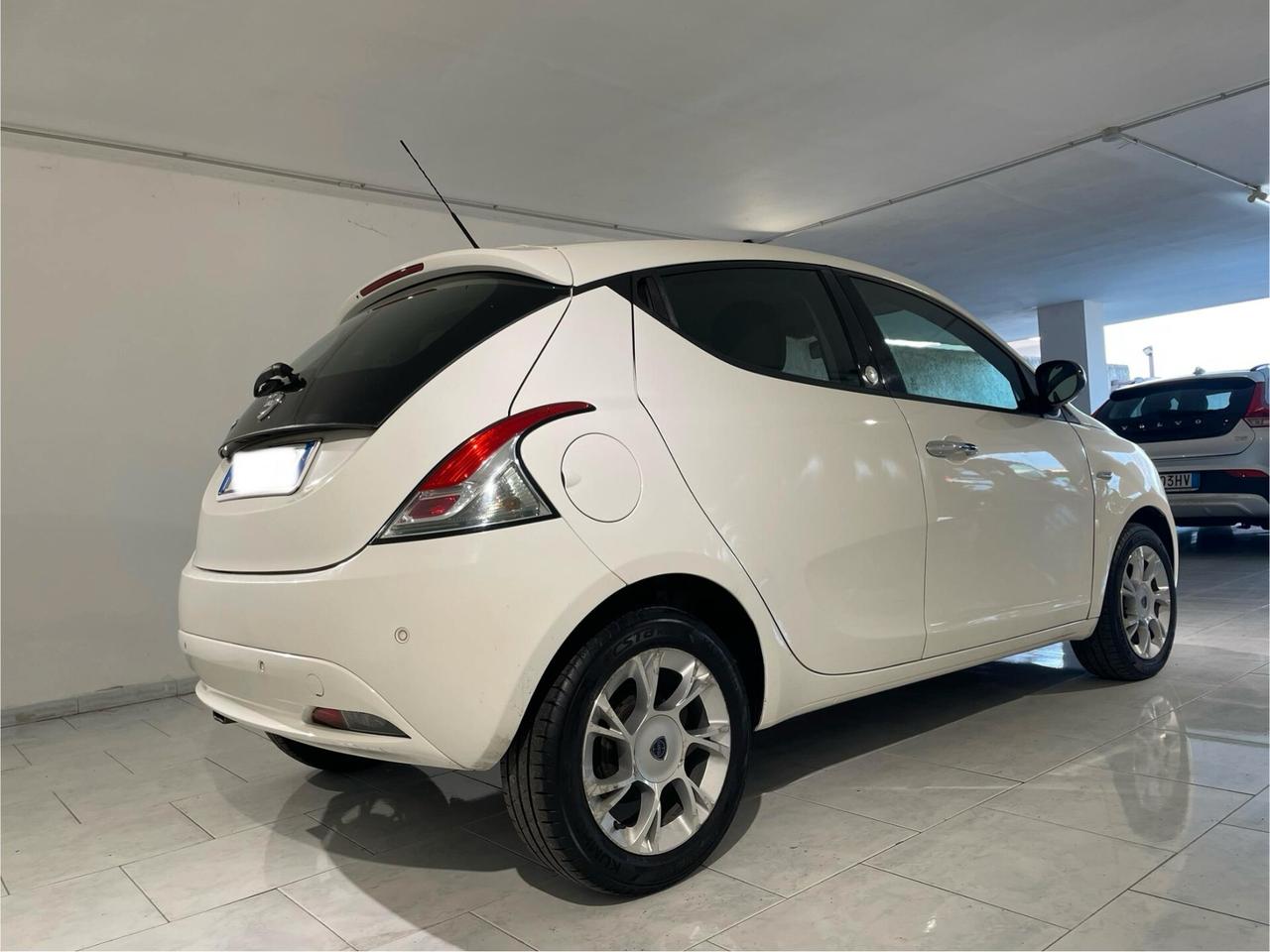 Lancia Ypsilon 1.2 69 CV GPL NEOPATENTATI Platinum