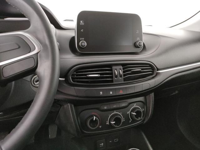 FIAT Tipo 1.4 5 porte Easy con CarPlay e Retrocamera