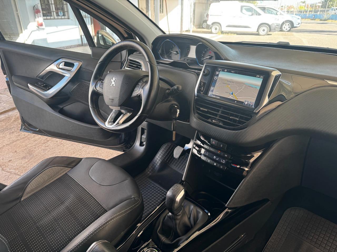 Peugeot 2008 BlueHDi 100 Allure - 12/2015