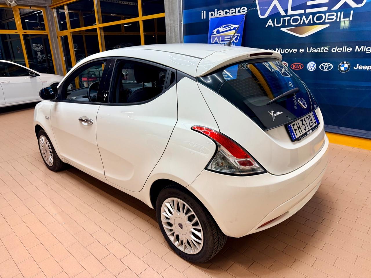 Lancia Ypsilon 1.2benz 69cv Neopat E6