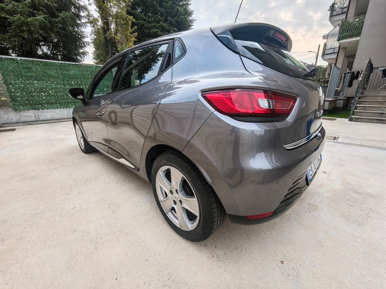 Renault Clio 1.2 75CV 5 porte ESENZIONE BOLLO!