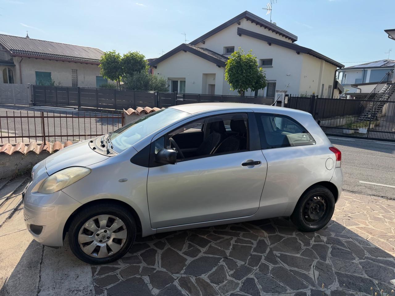 Toyota Yaris 1.0 3 porte