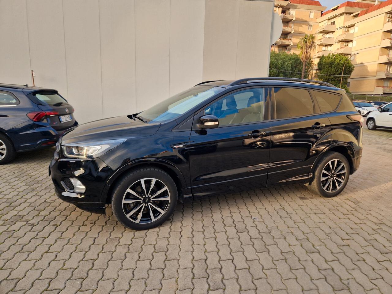 Ford Kuga 2.0 TDCI 180 CV 4WD Powershift ST-Line