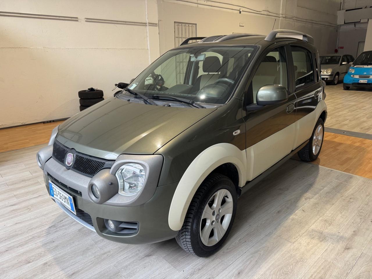 Fiat Panda Cross 4x4 con bloccaggio differenziale