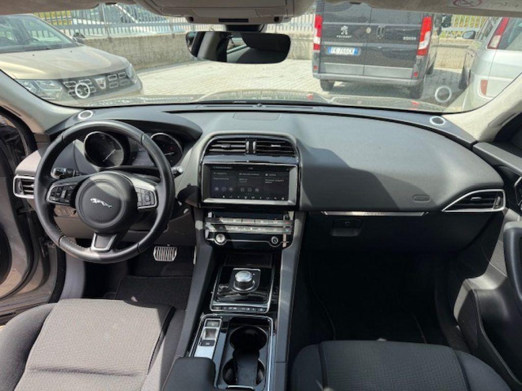 Jaguar F-Pace 2.0 D 180 CV aut. Portfolio