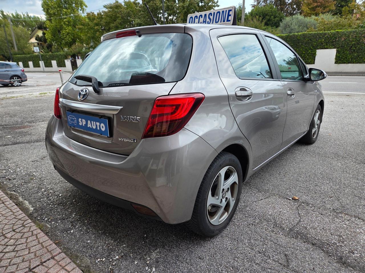 Toyota Yaris Hybrid - 2015