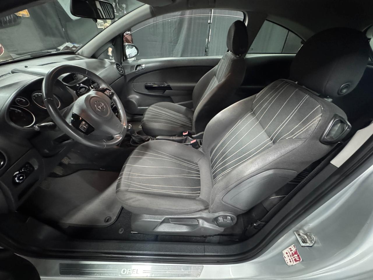 Opel Corsa 1.2 3 porte Elective Neopatentati