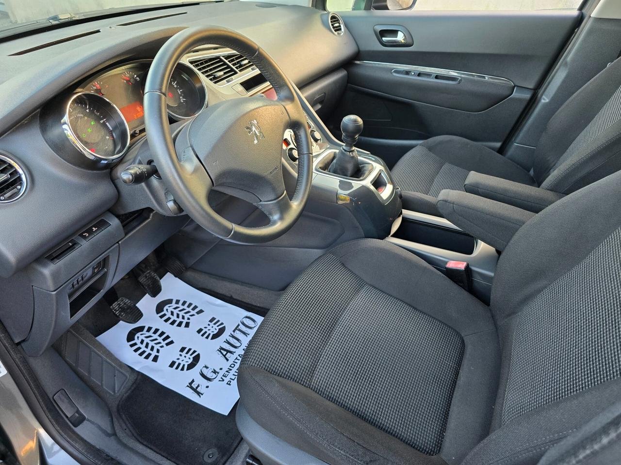 PEUGEOT 5008 TECNO 1.6 HDI 2012 NUOVISSIMA