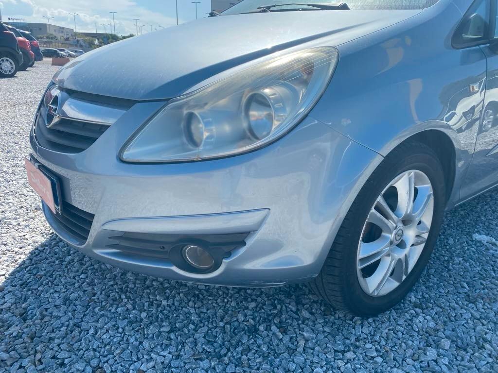 Opel Corsa 1.3 multijet 90CV 5 porte Cosmo Manuale
