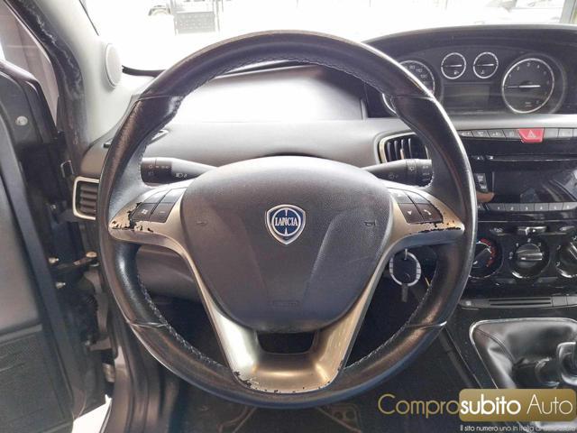 LANCIA Ypsilon 1.2 69 CV ( Garanzia 12 Mesi)