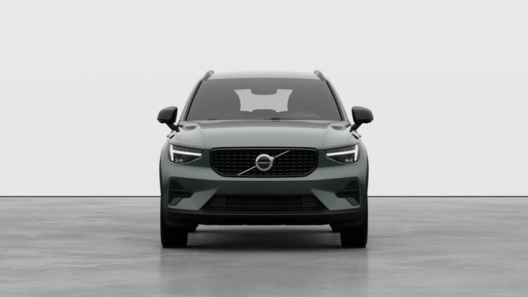 VOLVO XC40 PLUS DARK B3 AUTO PREZZO PROMO FINO AL 31/12/2025