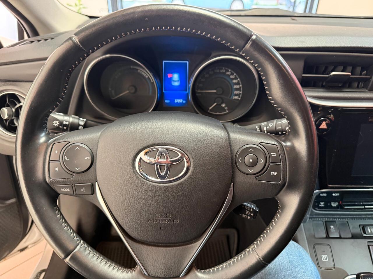 Toyota Auris 1.8 Hybrid Lounge