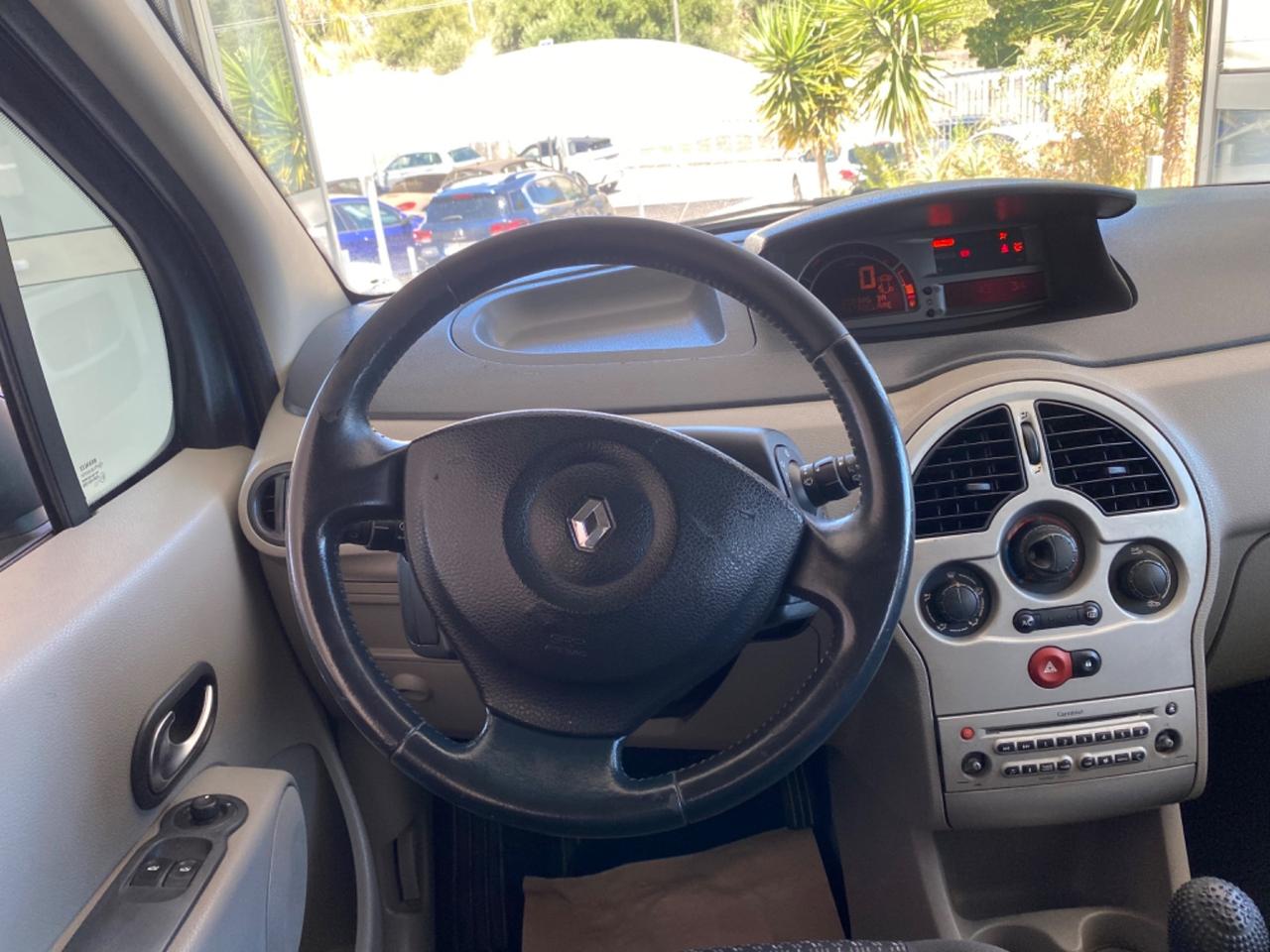 Renault Modus 1.5 dCi 85CV Confort Dynamique2006
