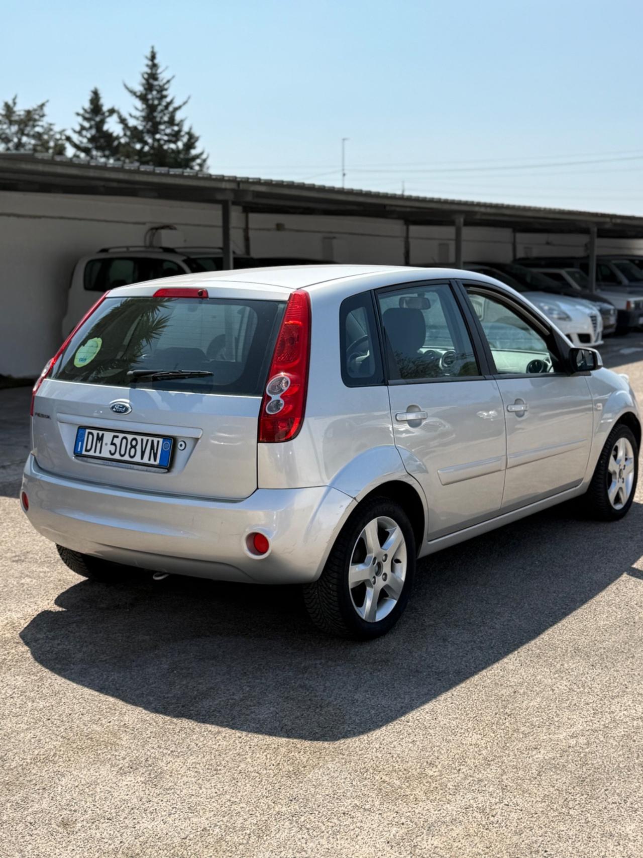Ford Fiesta 1.2 solo 90.000km