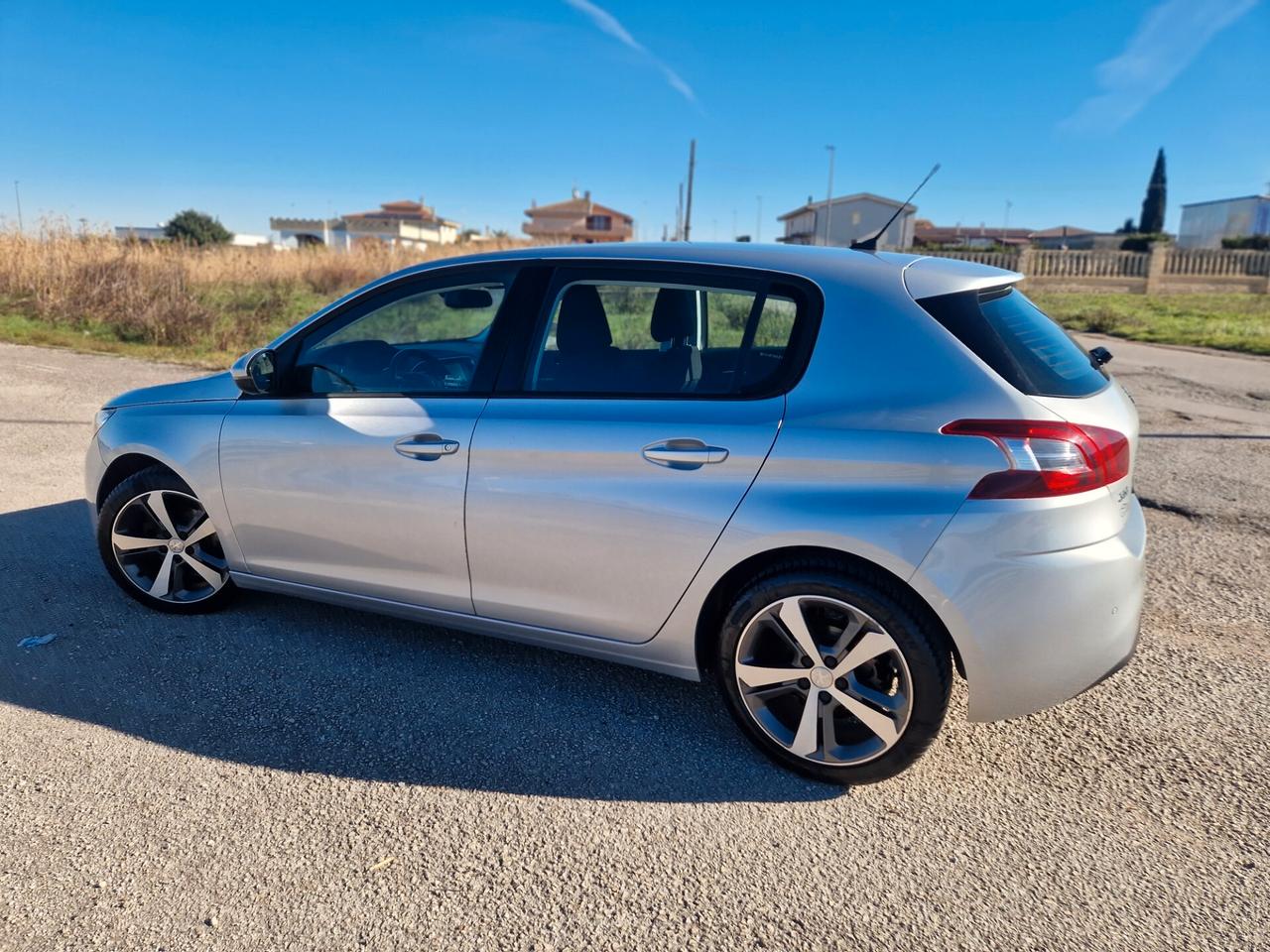 Peugeot 308 BlueHDi 120 S&S Allure