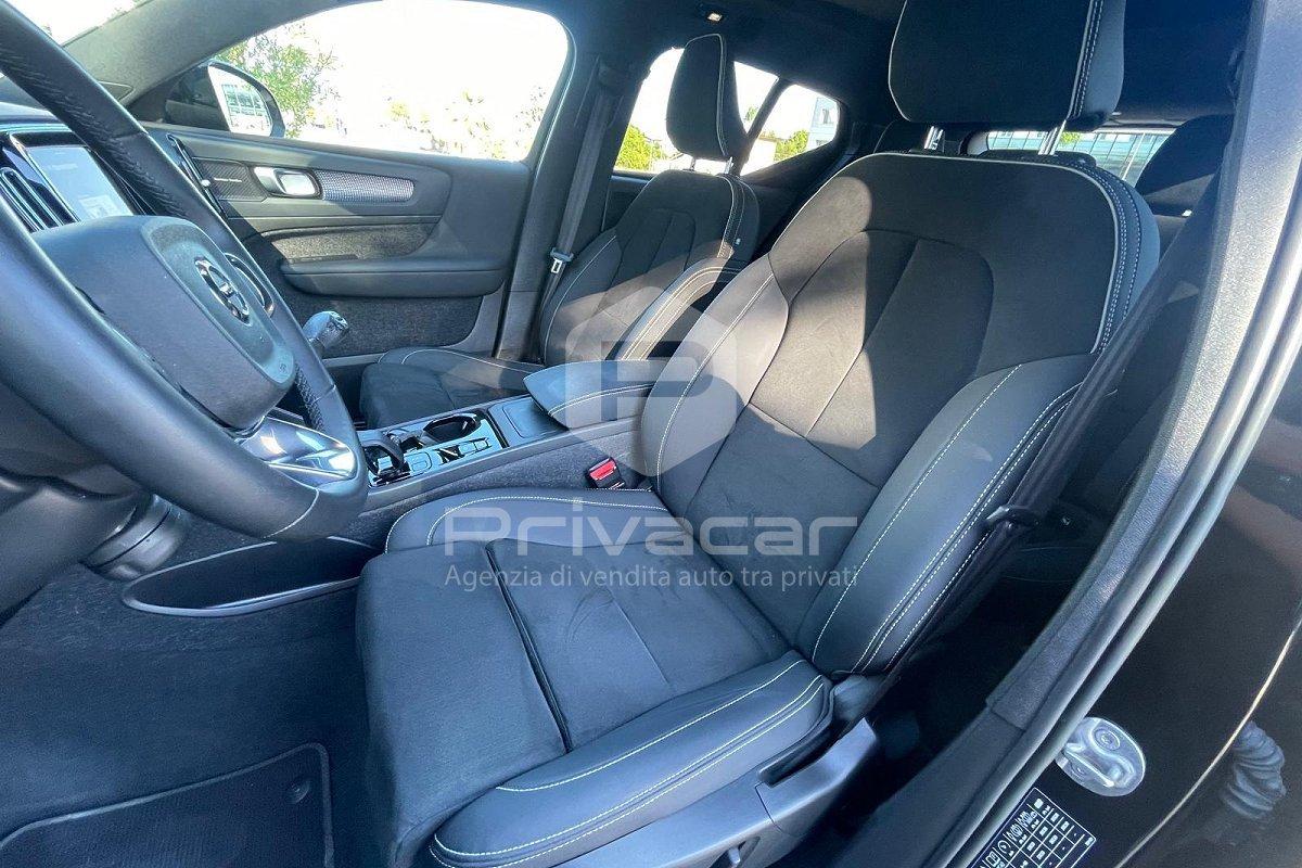 VOLVO XC40 B3 automatico Ultimate Dark