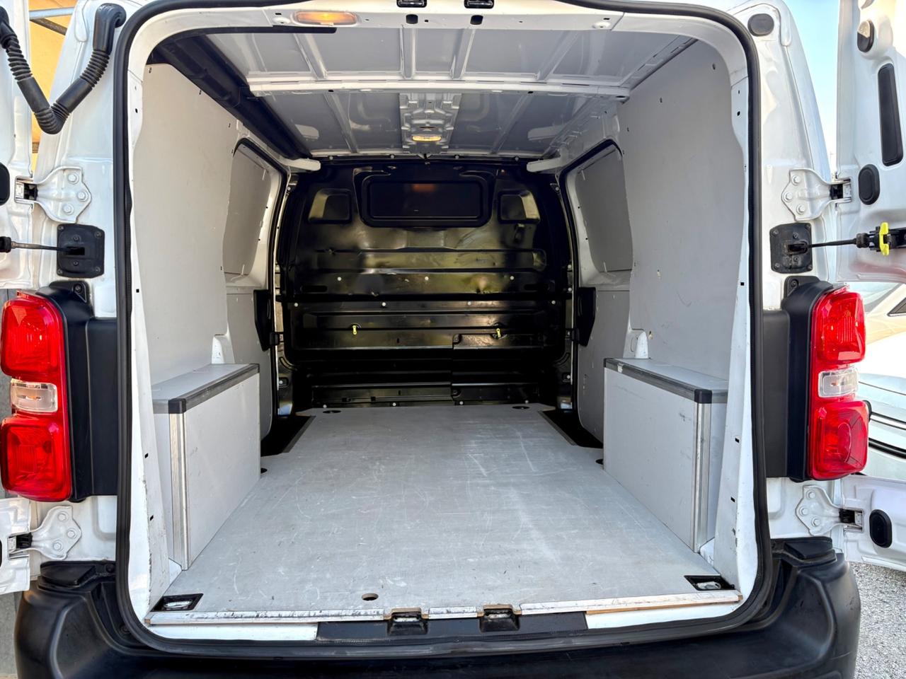 Opel Vivaro 1.5 Diesel 120cv PL-TN Enjoy DOPPIA PORTA LATERALE