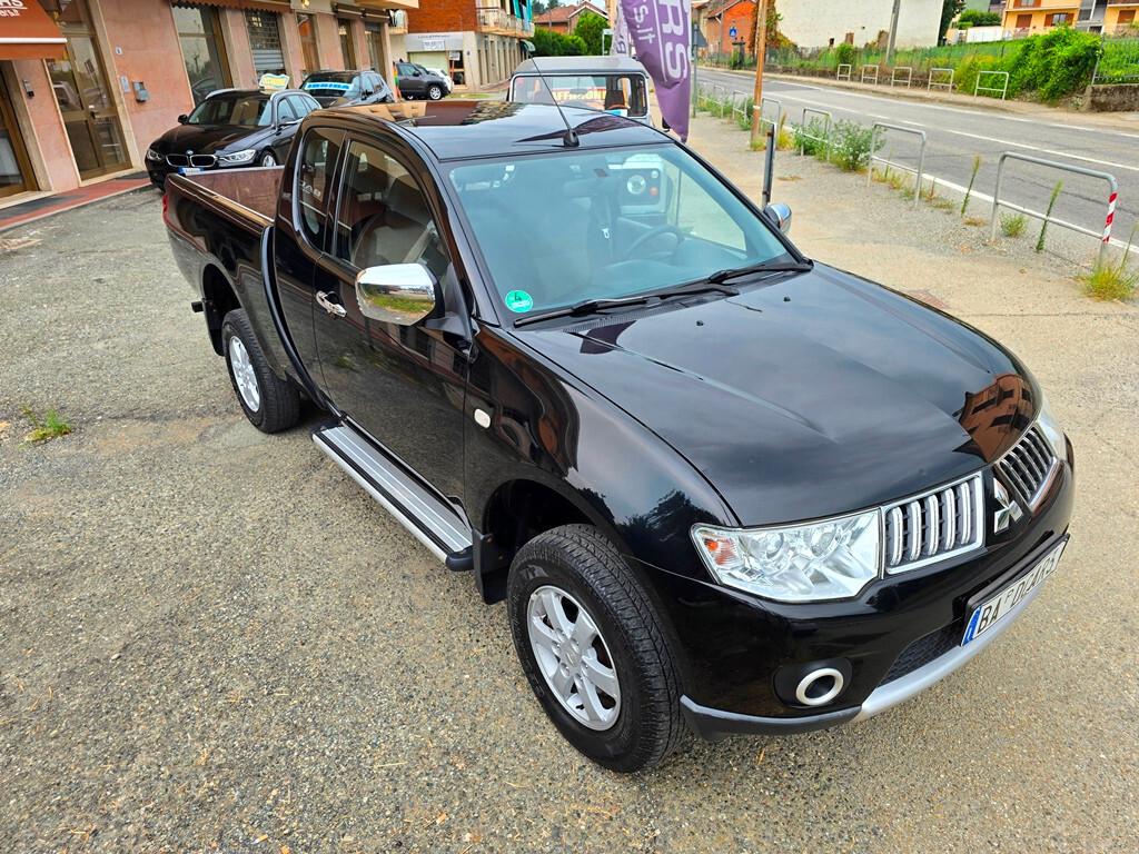 Mitsubishi L200 2.5 DI-D/136CV CLUB CUB INVITE