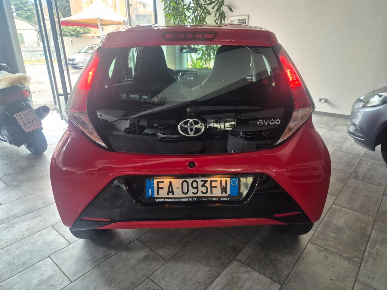 Toyota Aygo 1.0 VVT-i 69 CV 5 porte x-play