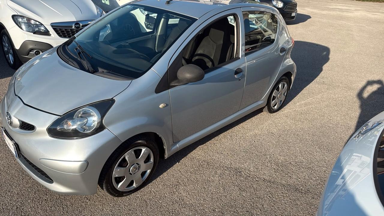 Toyota Aygo 1.0 12V VVT-i 5 porte