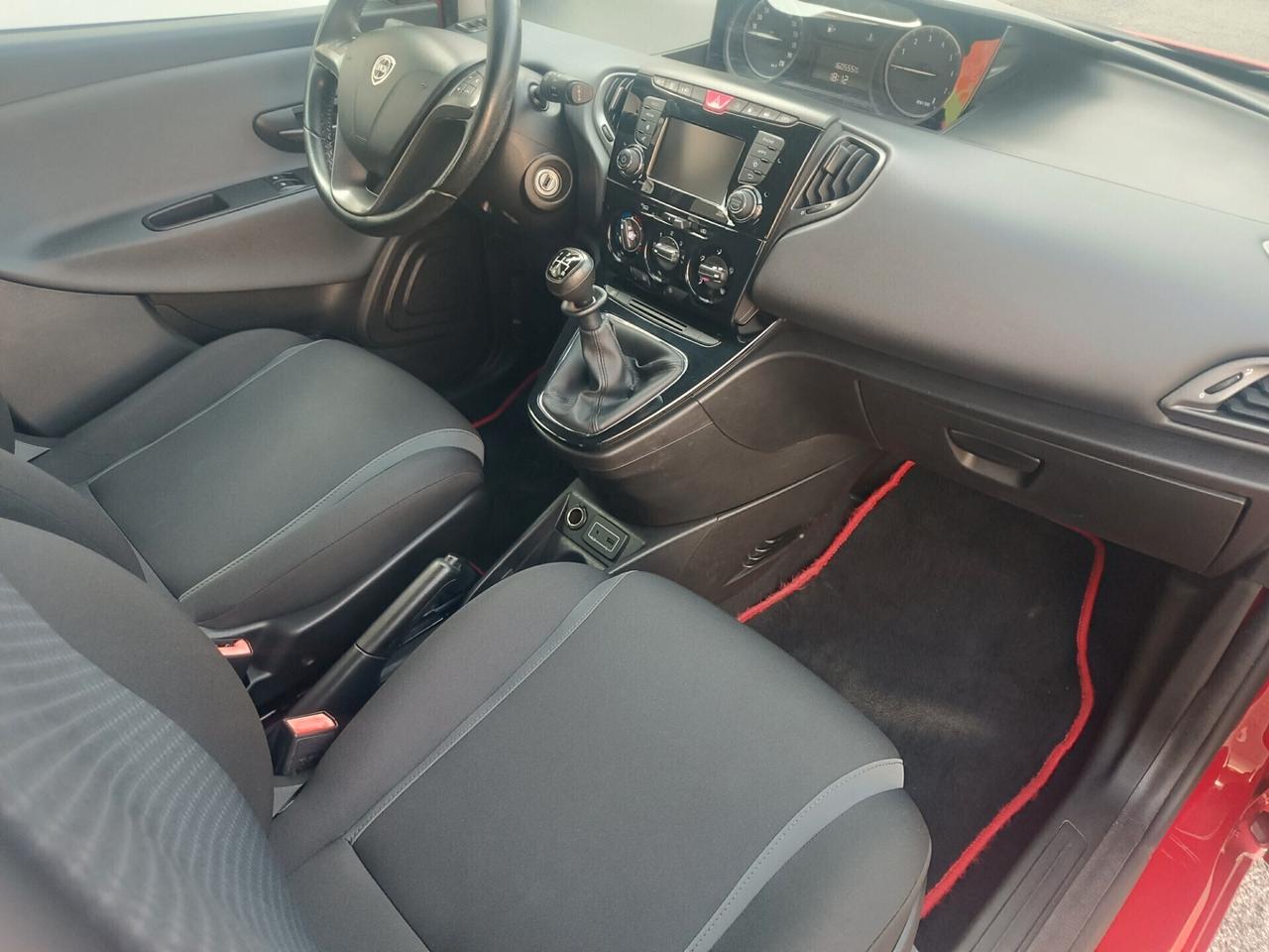 Lancia Ypsilon 1.2 gpl