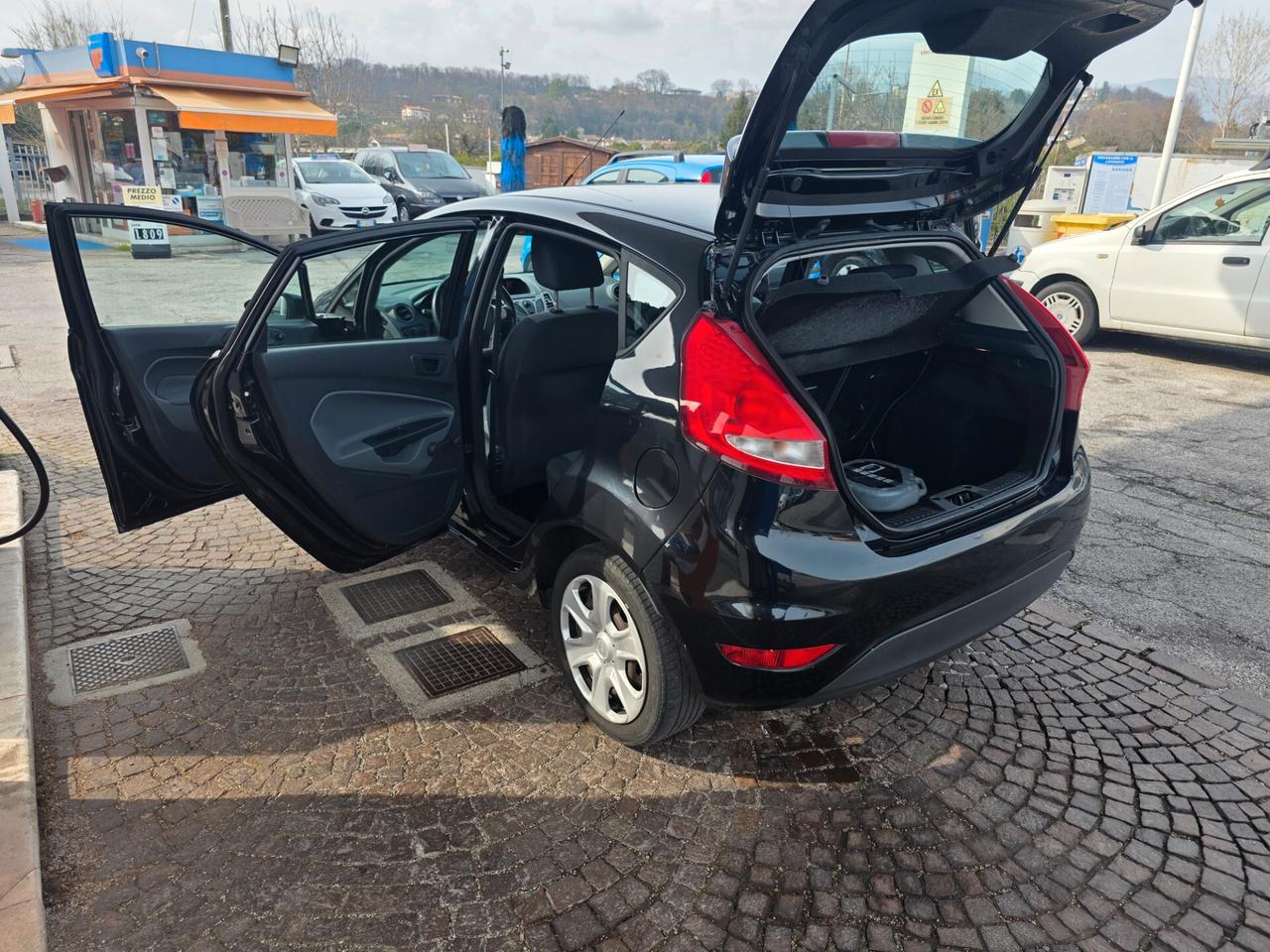 Ford Fiesta 1.2 82 CV 5 porte Titanium con 239.000km Neopatentati ok