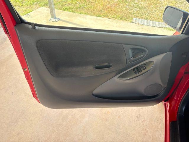 TOYOTA Yaris 1.0i 16V cat 3 porte - PRIMO PREZZO -