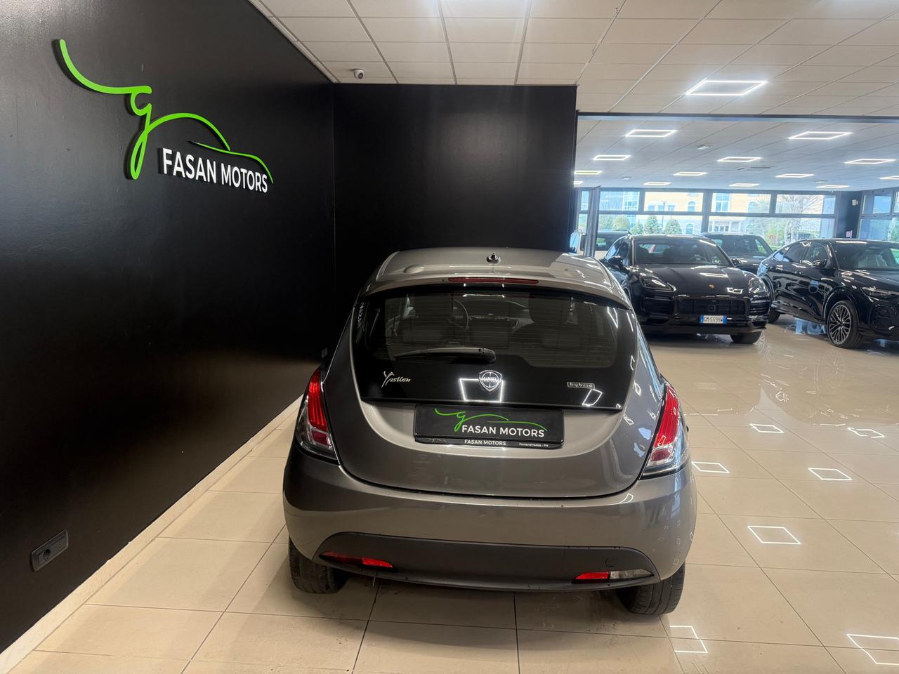 Lancia Ypsilon 1.0 firefly hybrid Silver Plus s&s 70cv