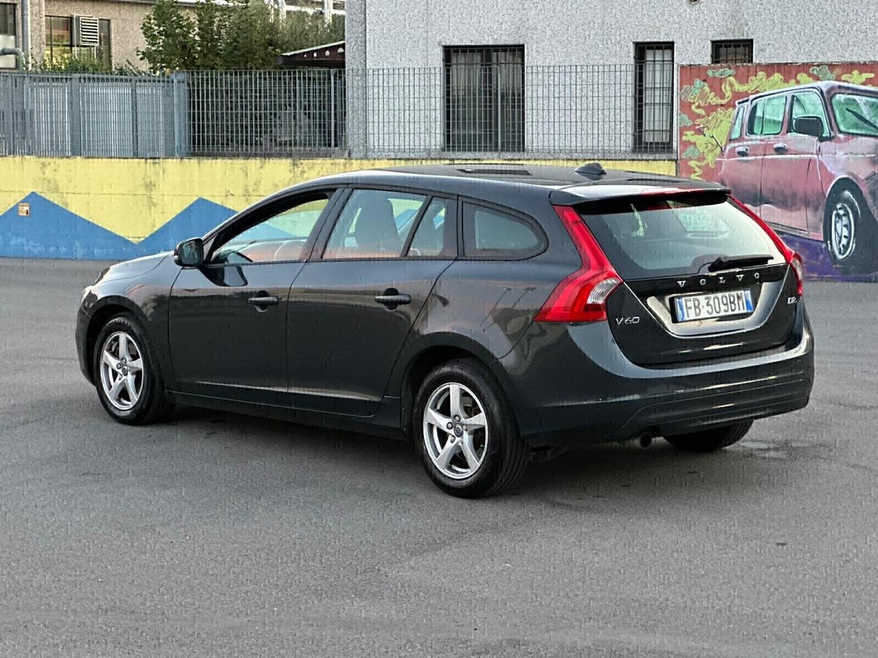 Volvo V60 D2 1.6 Powershift Kinetic