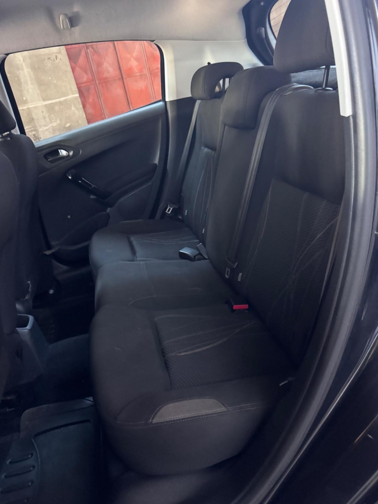Peugeot 208 1.4 HDi 68 CV 5 porte Allure