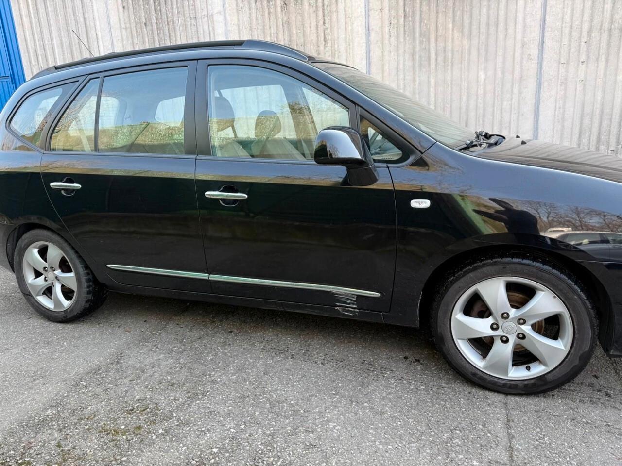 Kia Carens 2.0 16V CRDi VGT EX Class 7 posti ok neo patentati