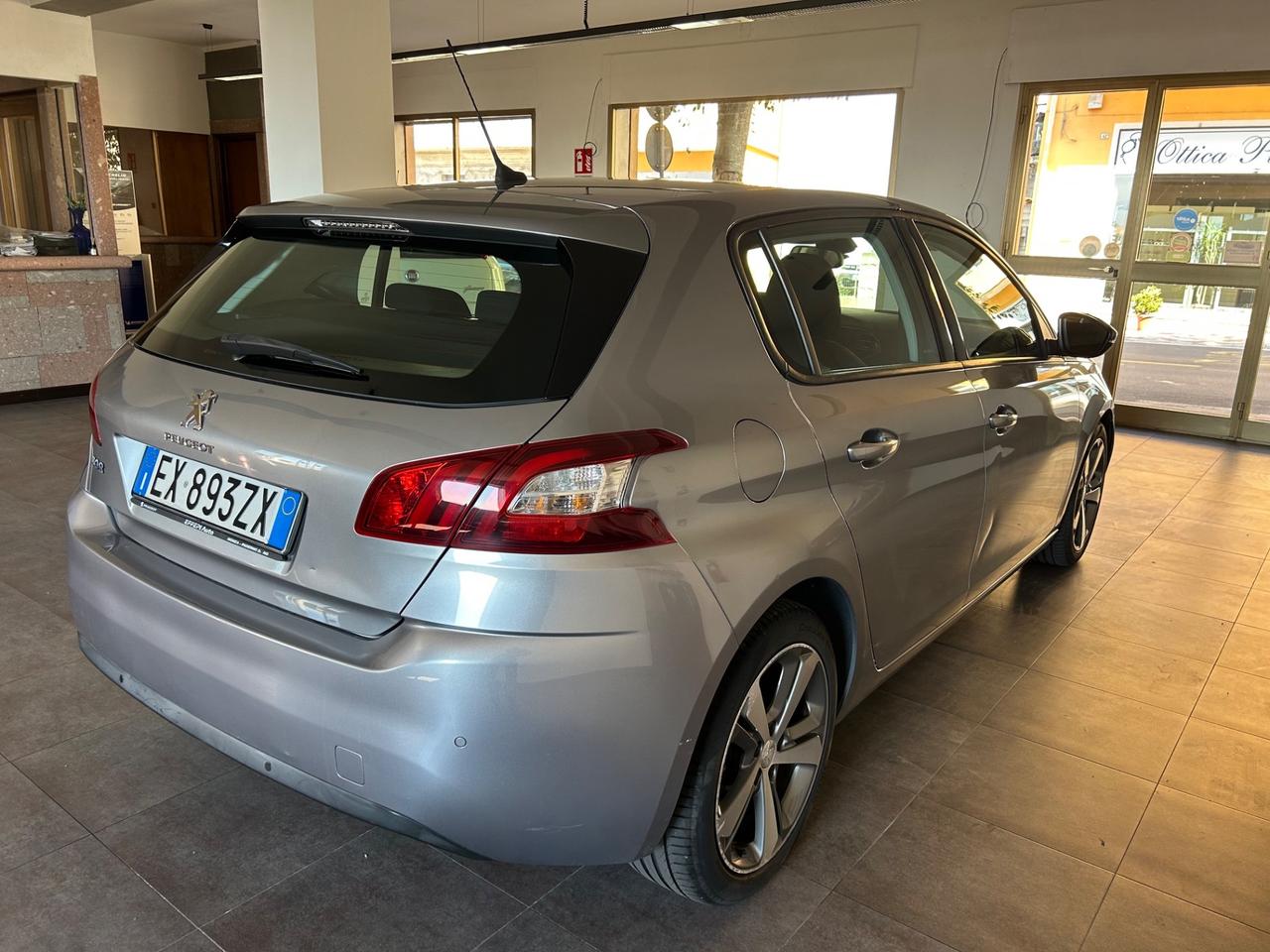 Peugeot 308 BlueHDi 120 S&S EAT6 Allure