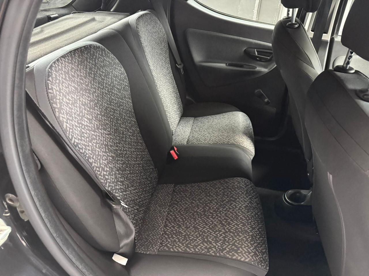 Lancia Ypsilon 1.0 FireFly 5 porte S&S Hybrid Ecochic Silver
