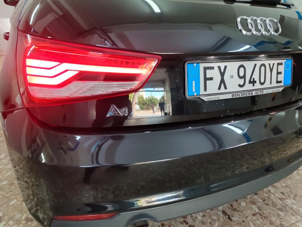 Audi A1 SPB 1.6 TDI 116 CV ( BICOLORE) SUPER PREZZO!!