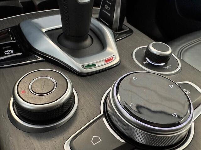 Alfa Romeo Stelvio 2.0 Turbo 280 CV AT8 Q4 Ti