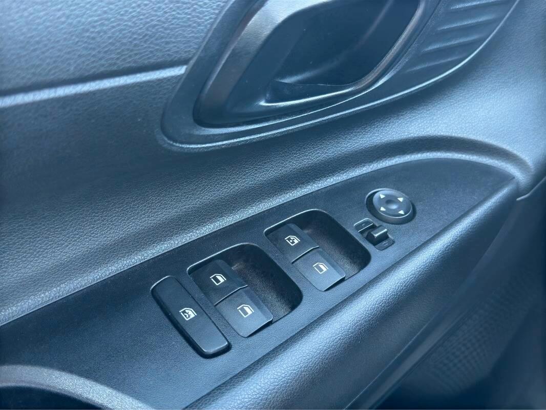 Hyundai i20 1.2 mpi Connectline 84cv CON TELECAMERA E CARPLAY