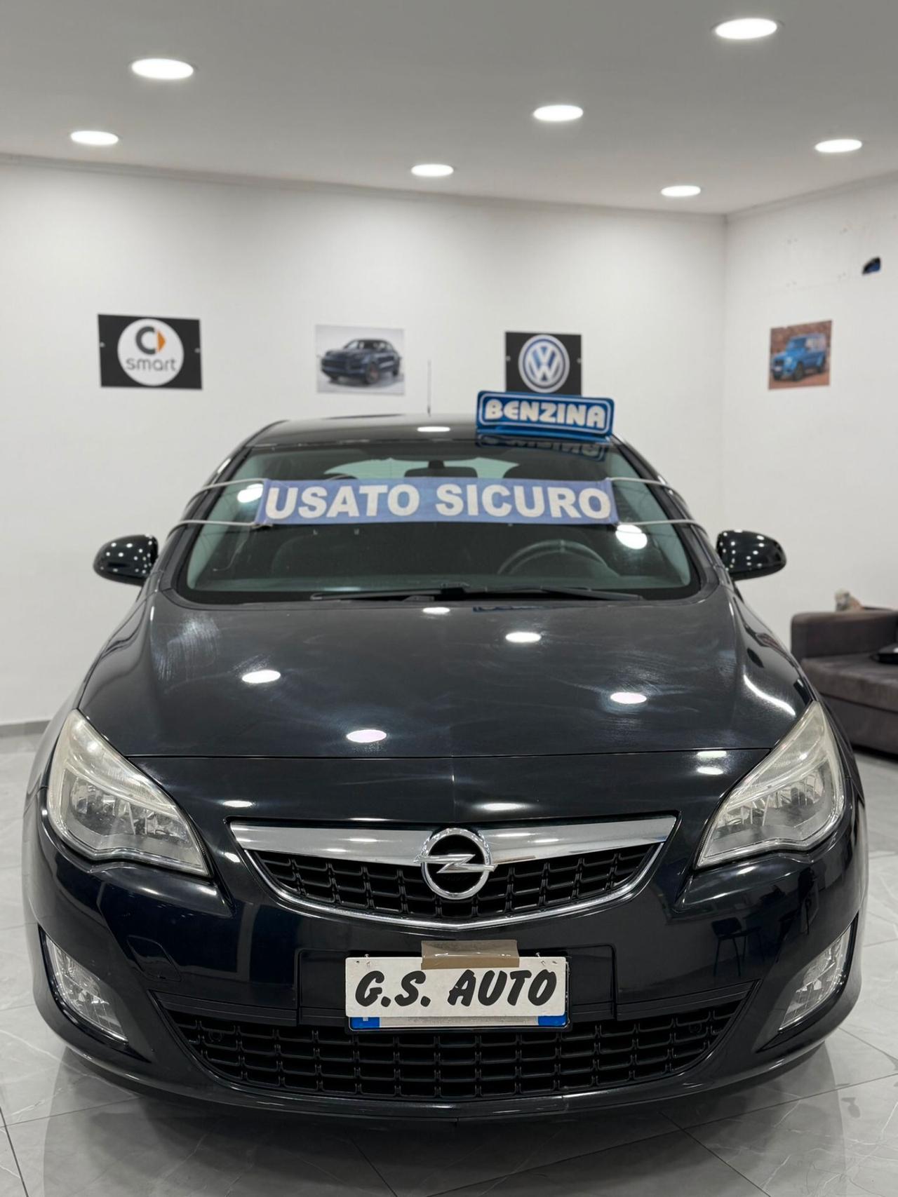 Opel Astra 1.4 100CV 5 porte Cosmo