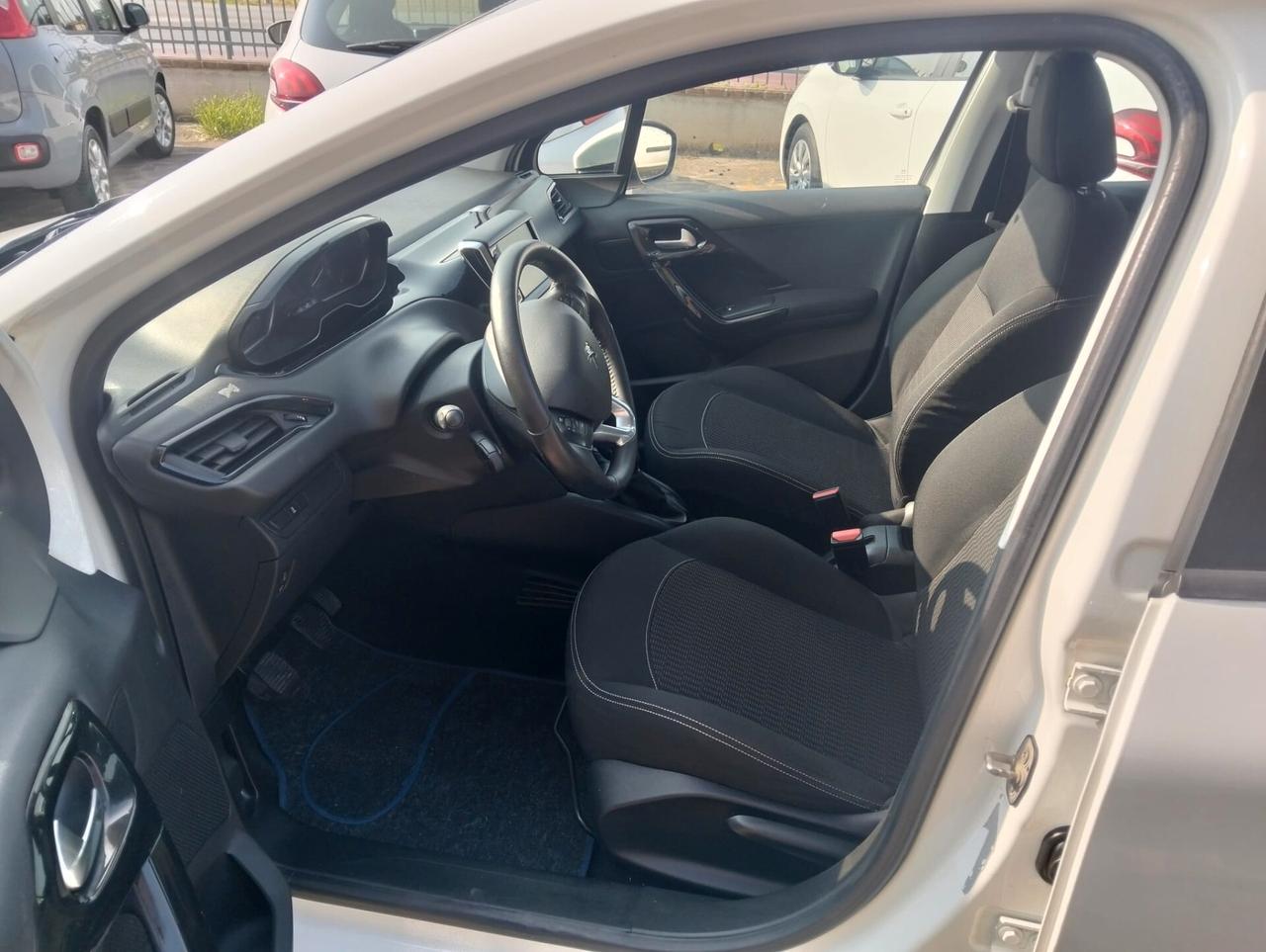 Peugeot 208 PureTech 82 5 porte Allure