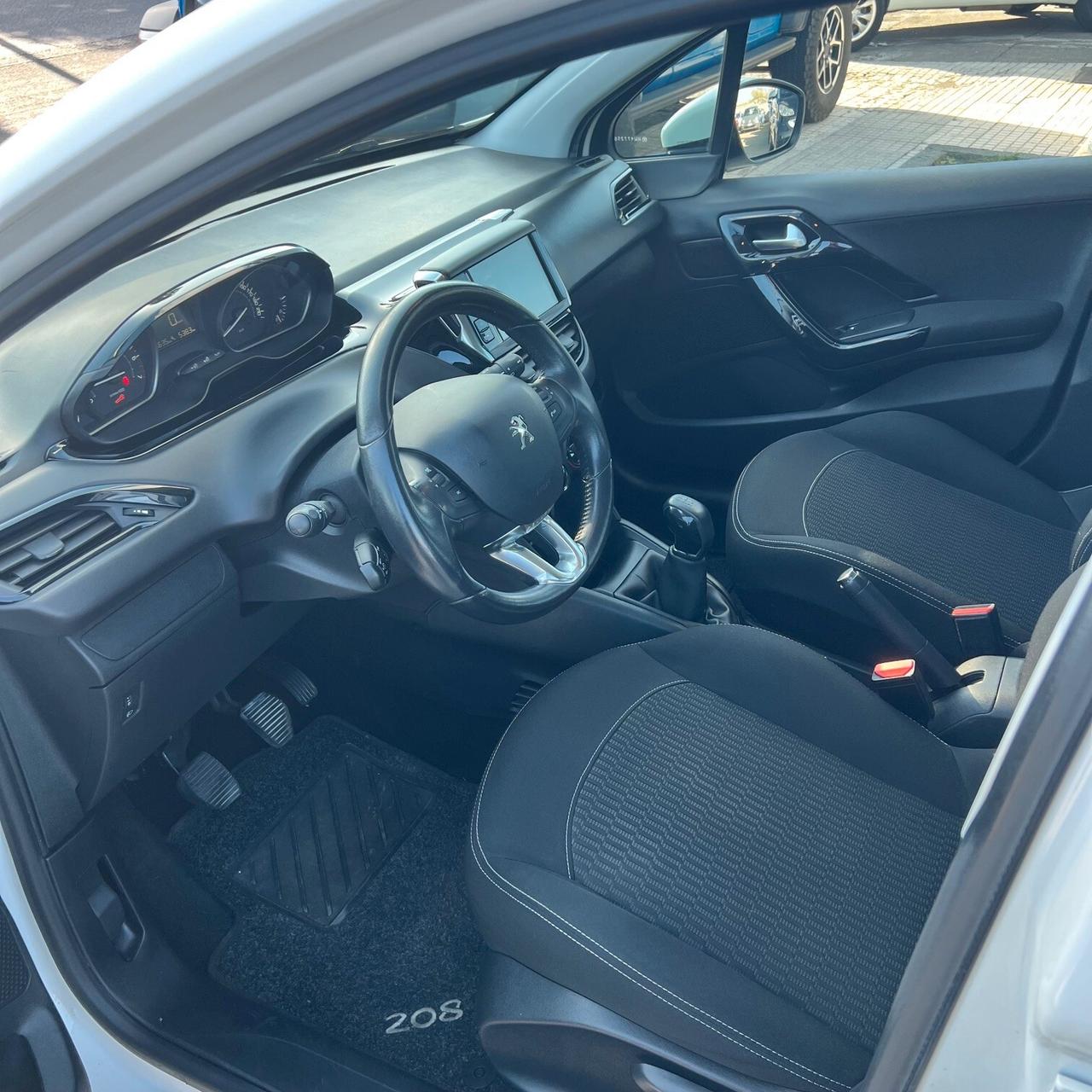 Peugeot 208 PureTech 82 5 porte Allure