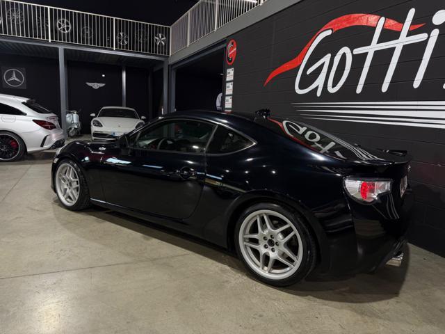TOYOTA GT86 2.0 CERCHI DA 18 TOTAL BLACK IN SEDE