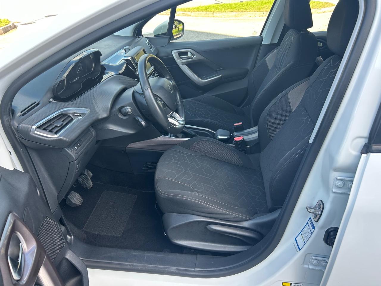 Peugeot 2008 PureTech 82 Allure *Neo patentati *