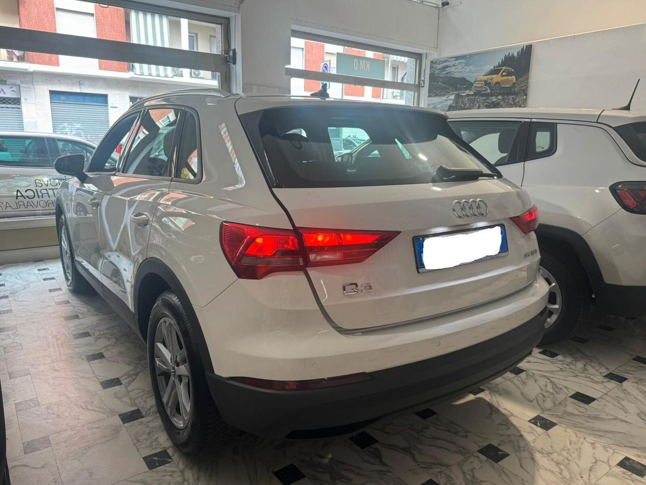 Audi Q3 35 TFSI Business/pari al nuovo/fari Led/cruise control adattivo