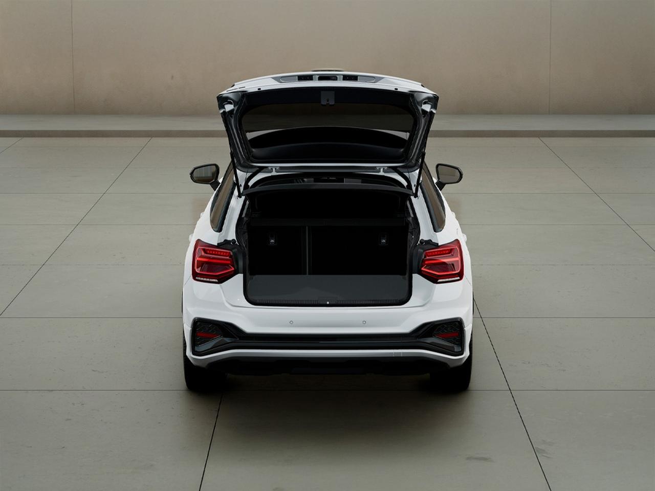 Audi Q2 30 2.0 tdi identity black