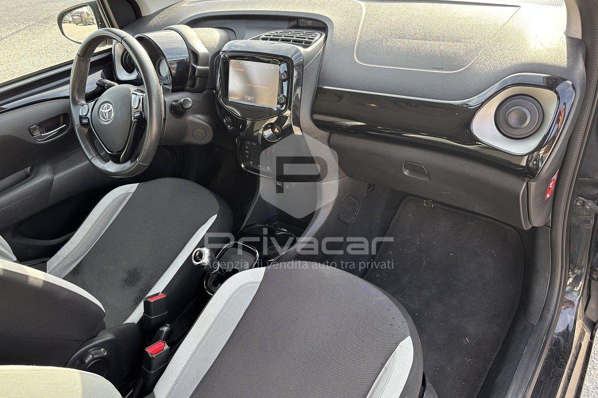 TOYOTA Aygo 1.0 VVT-i 69 CV 5 porte x-cool MMT
