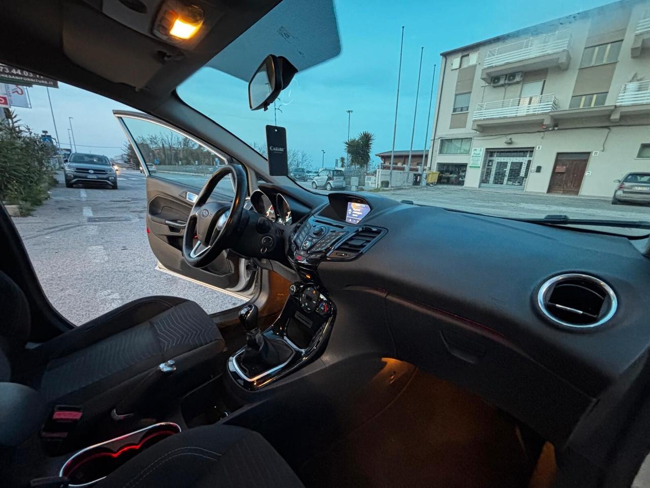 Ford Fiesta 1.5 TDCi 75CV 5 porte Titanium