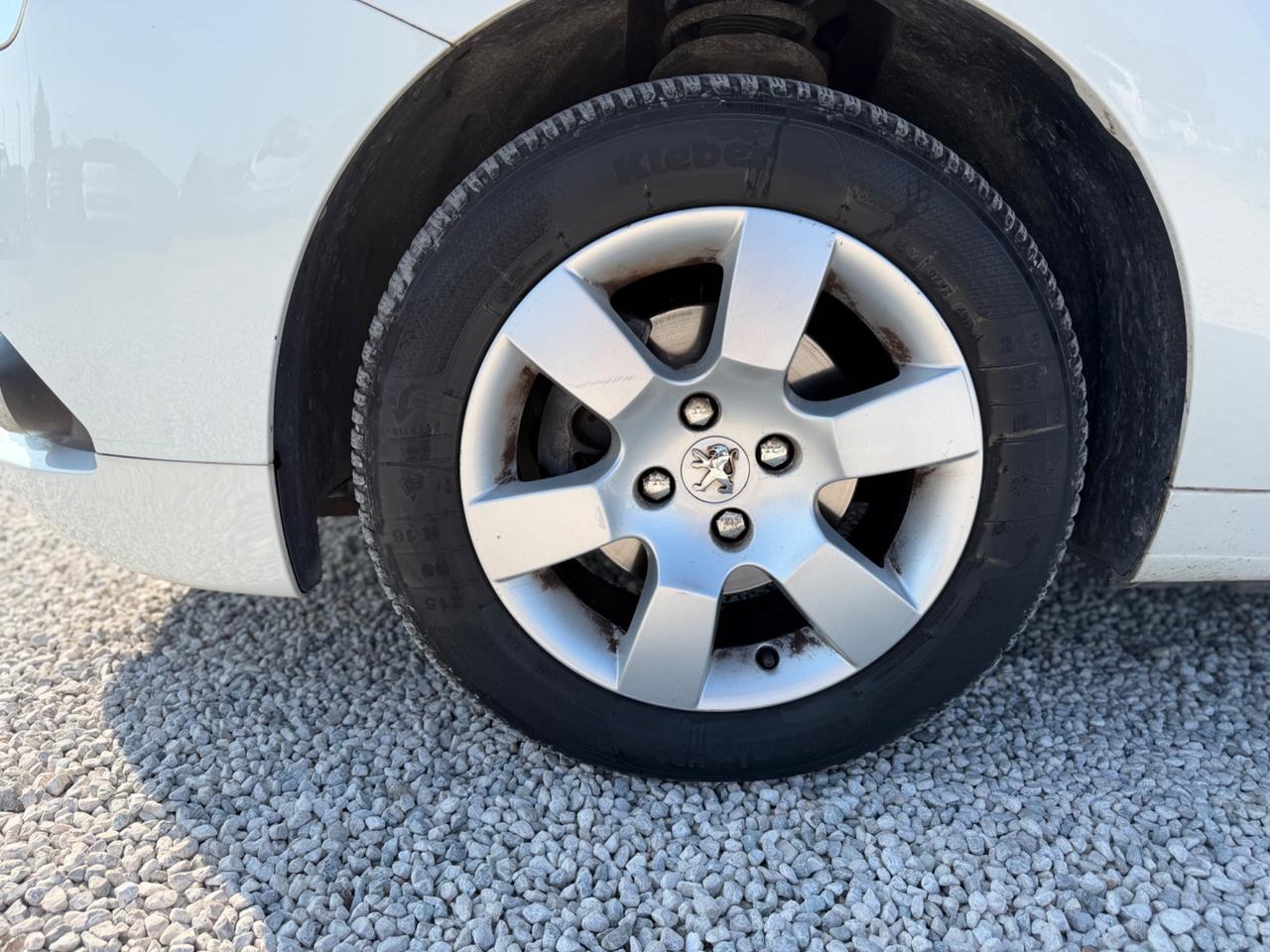 Peugeot 5008 1.6 e-HDi 112CV Stop&Start cambio robotizzato Tecno