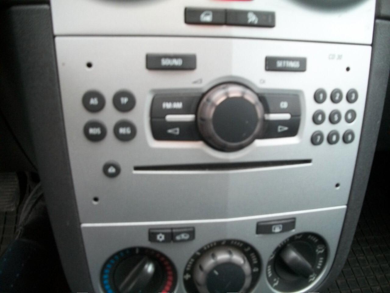 Opel Corsa 1.2 3 porte One SI NEOPATENTATI GARANZIA UN ANNO EURO 05 HP 86 KW 63 KM 144200