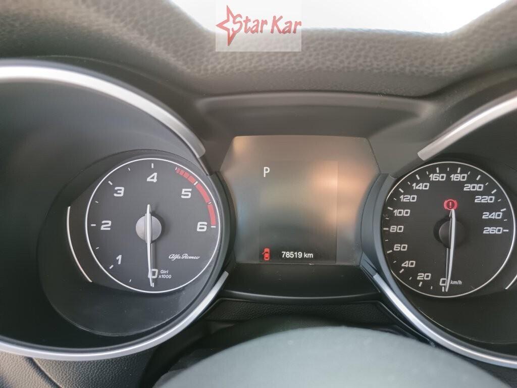 Alfa Romeo Stelvio 2.2 Turbodiesel 160 CV AT8 RWD