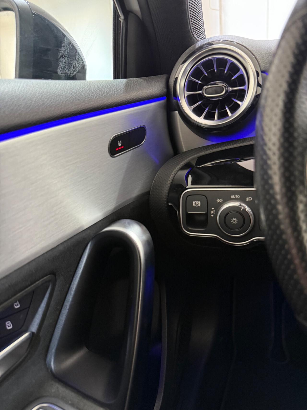 MERCEDES-BENZ A 180 D AUTOMATIC PREMIUM IVA ESPOSTA